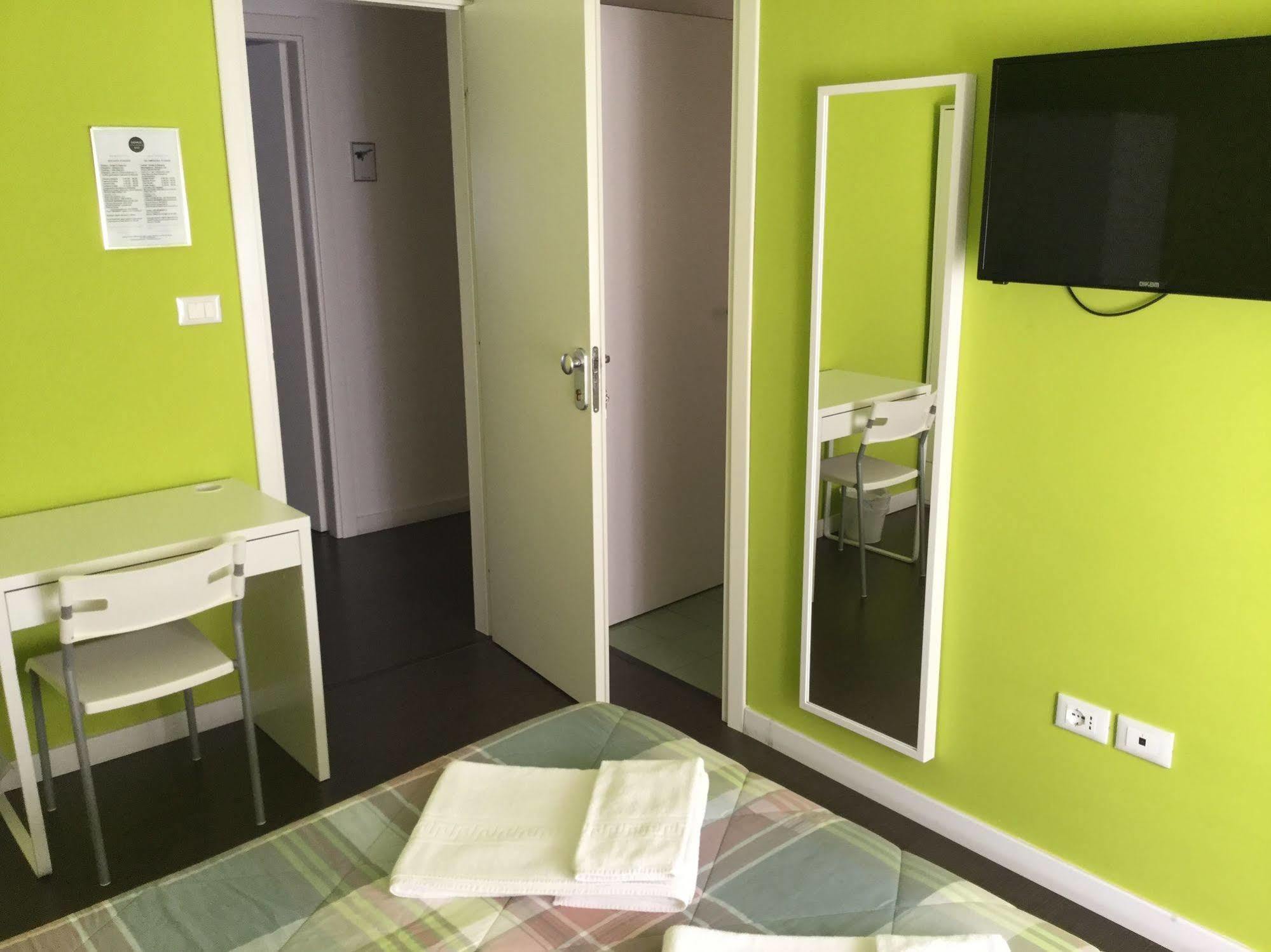 Domus Corso Umberto 18 B&B เปสการา ภายนอก รูปภาพ