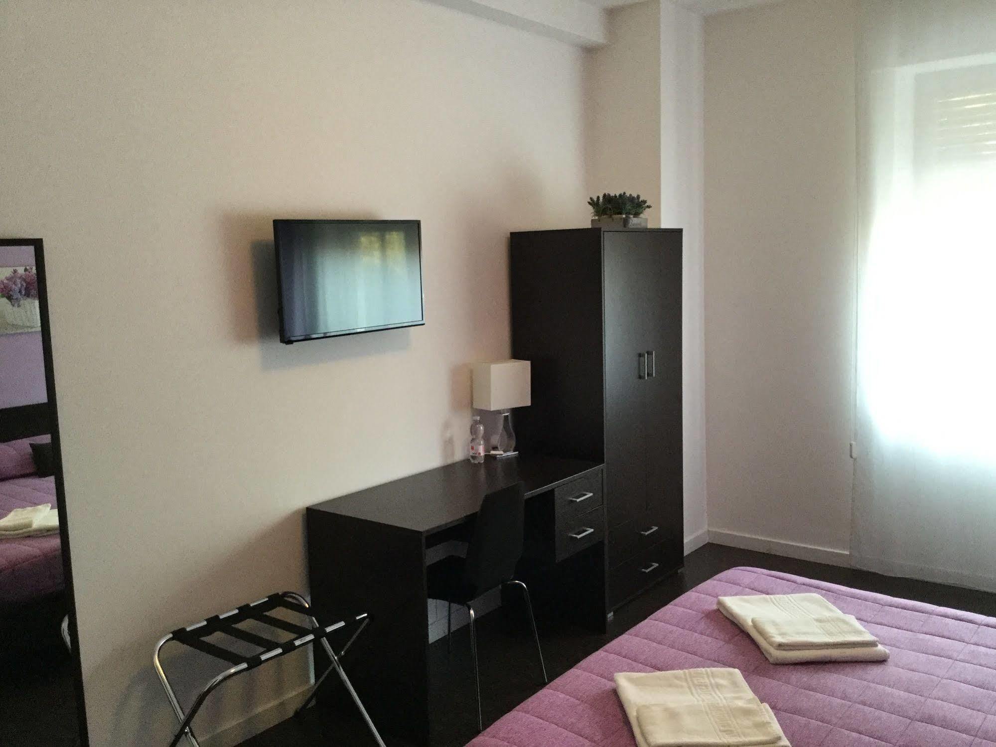 Domus Corso Umberto 18 B&B เปสการา ภายนอก รูปภาพ
